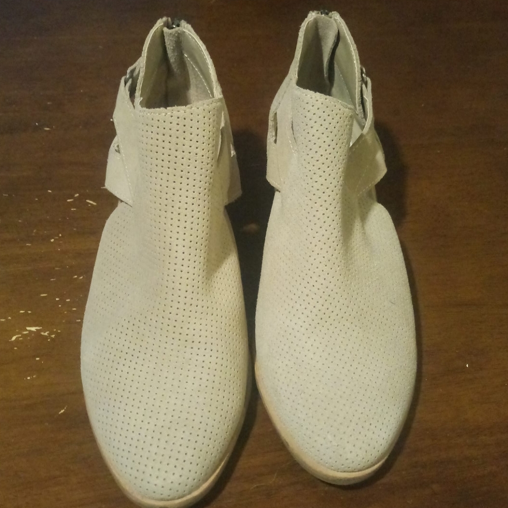🆕 Dolce Vita Suade Booties Size 8